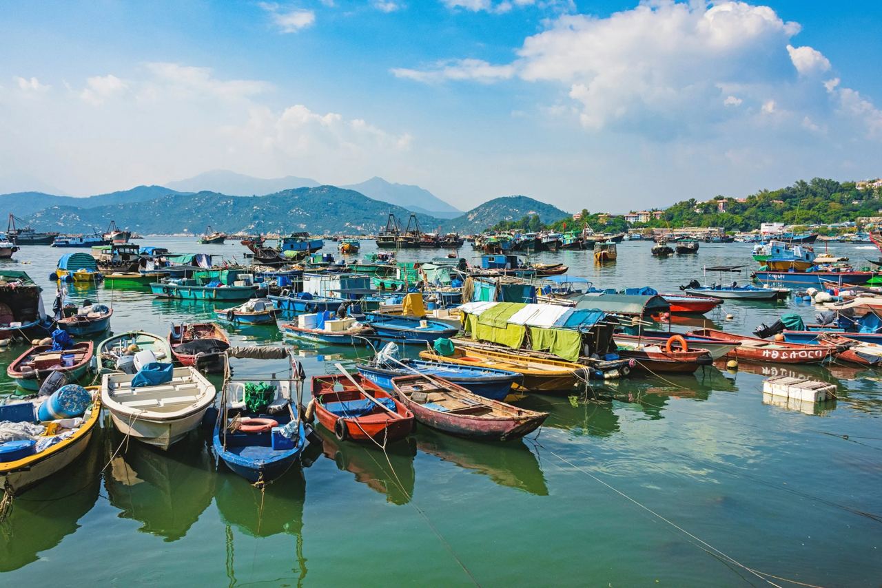 Fishing boats crowded in the harbor at Cheung Chau