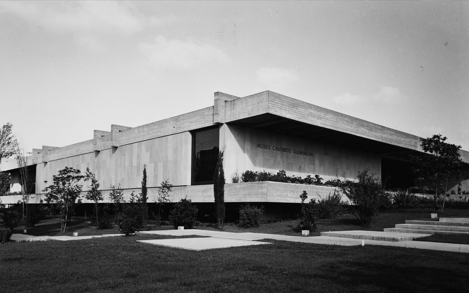 Museu Calouste Gulbenkian building exterior Lisbon