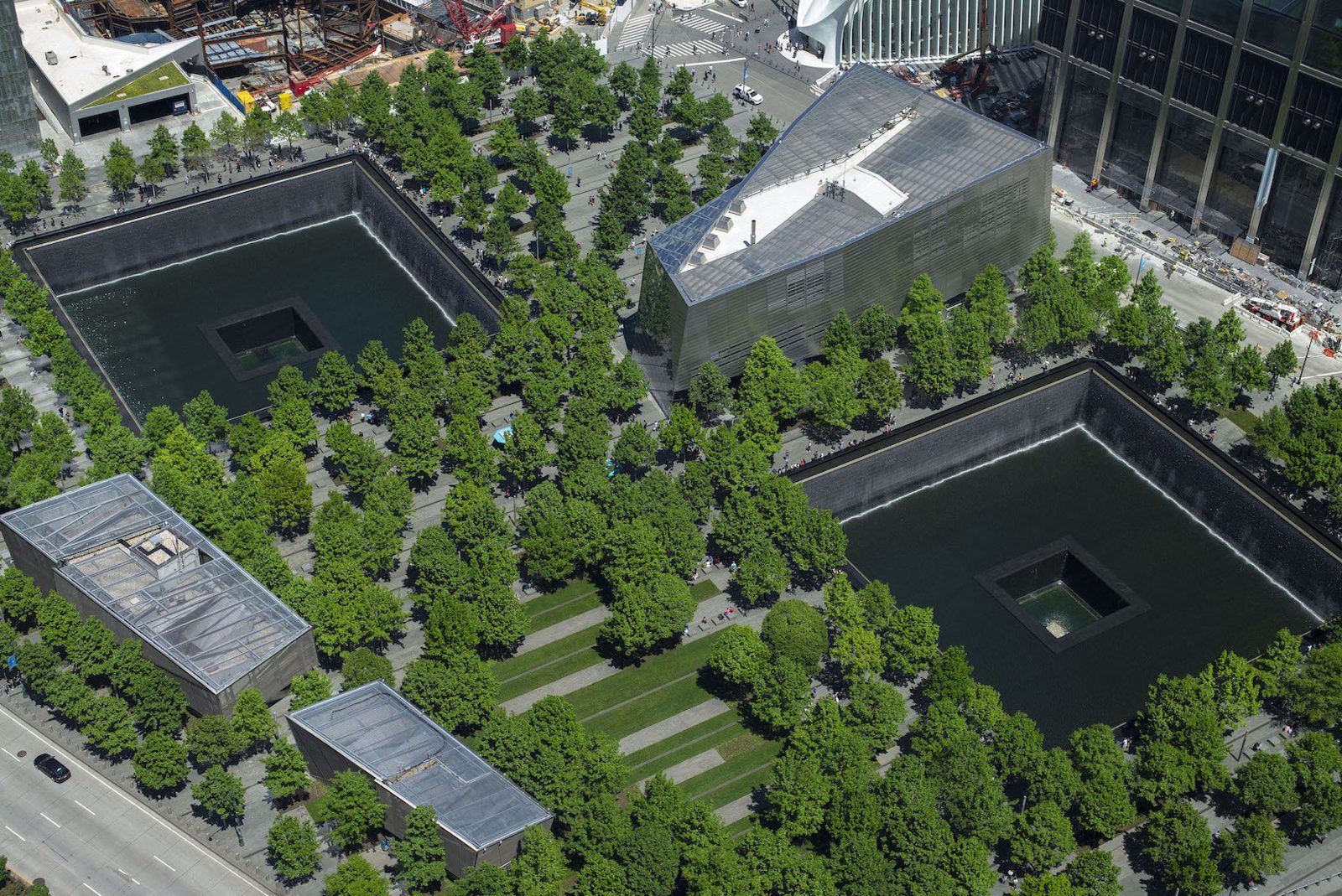 9/11 Memorial reflecting pool New York
