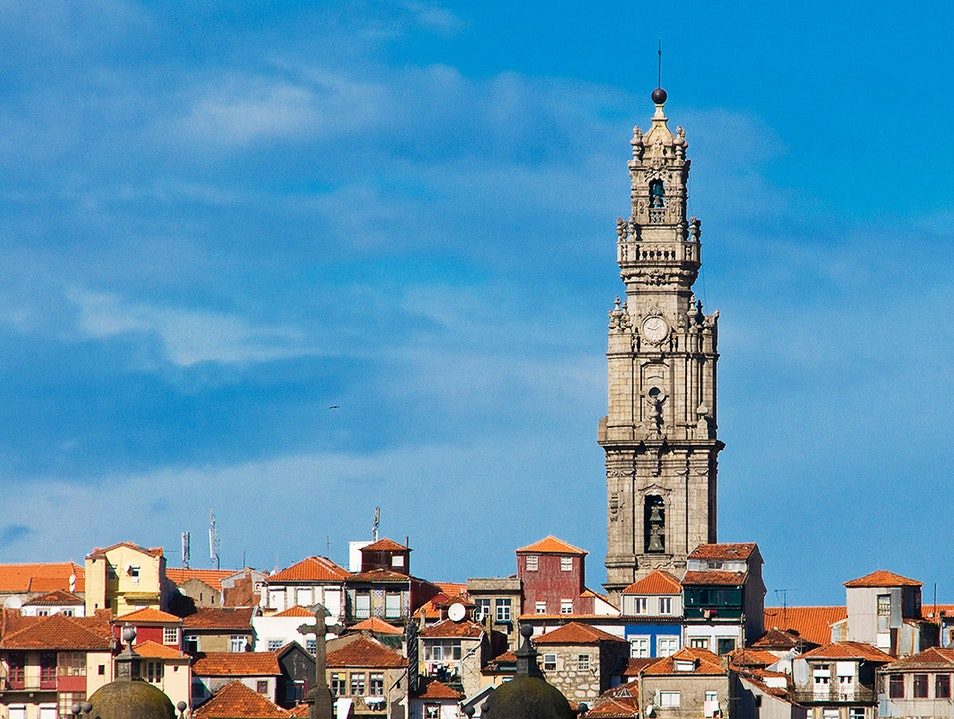 Torre dos Clérigos Porto tower
